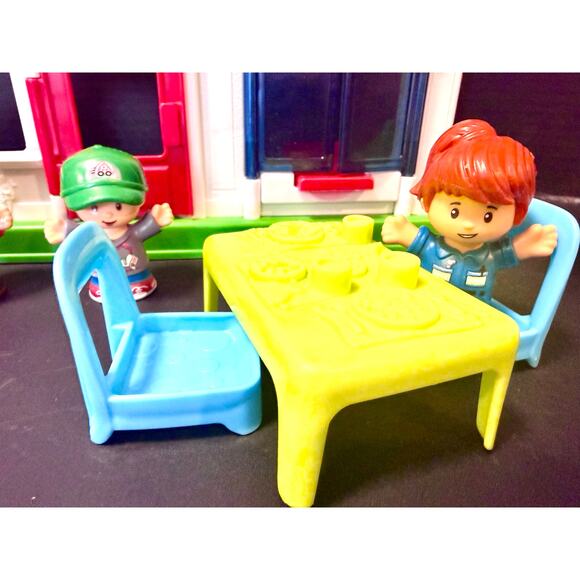 fisher-price Little People Playset We Deliver Pizza Place Delivery truck set - Picture 3 of 9